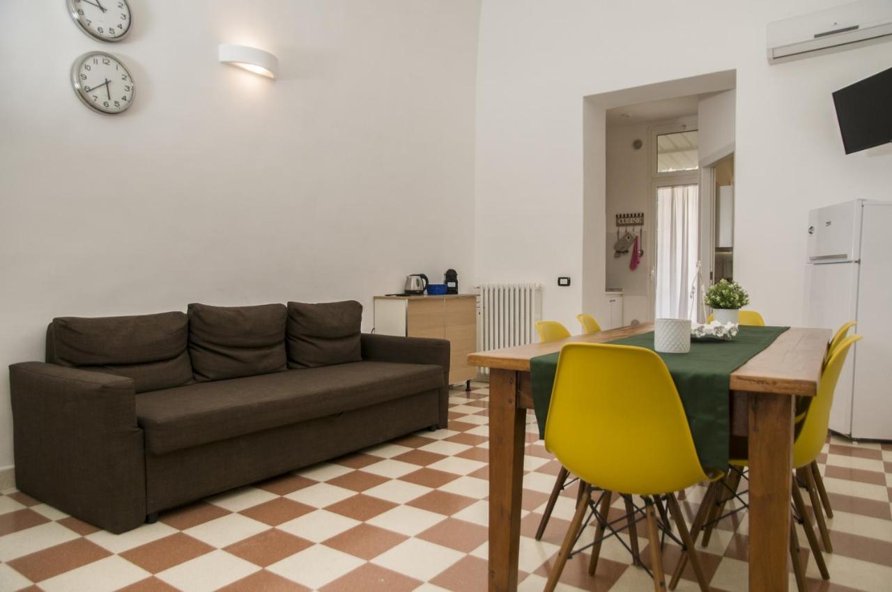 Palazzo Italia Apartments Bari Buitenkant foto
